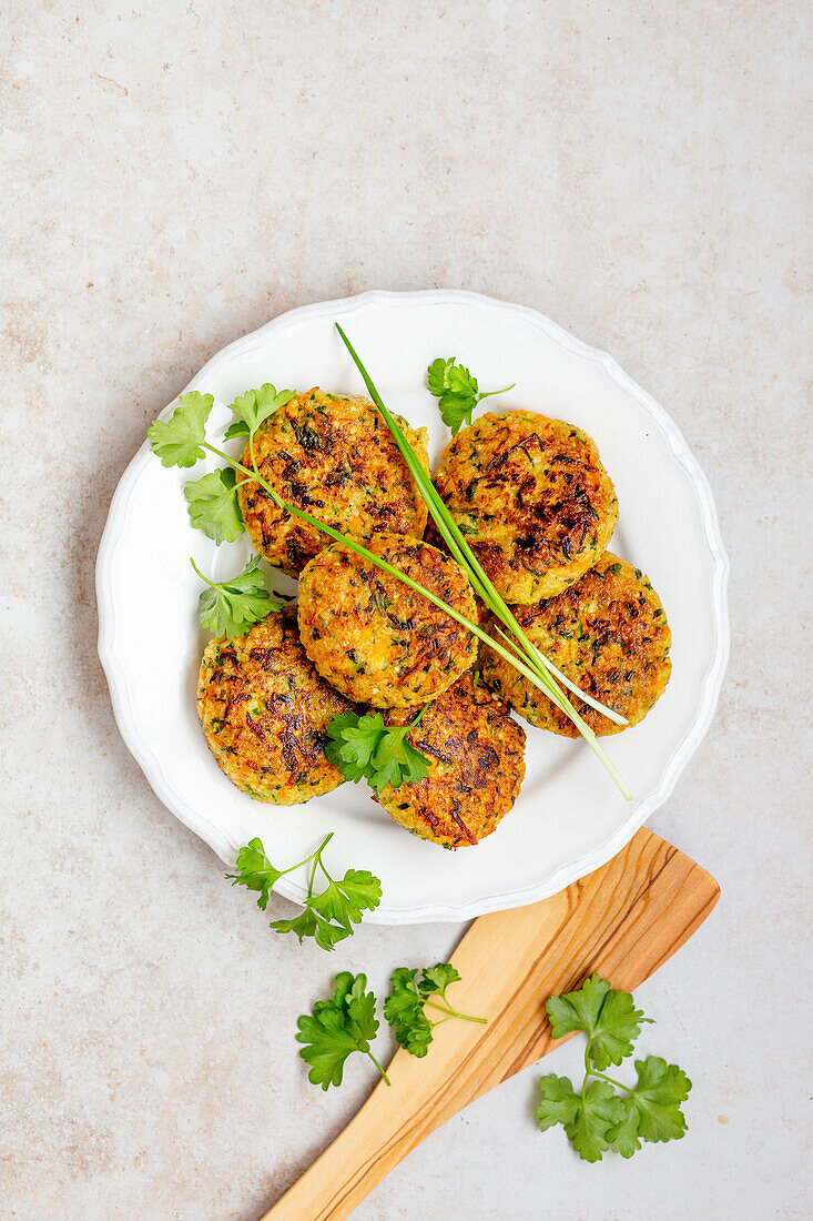 Millet patties with herbs