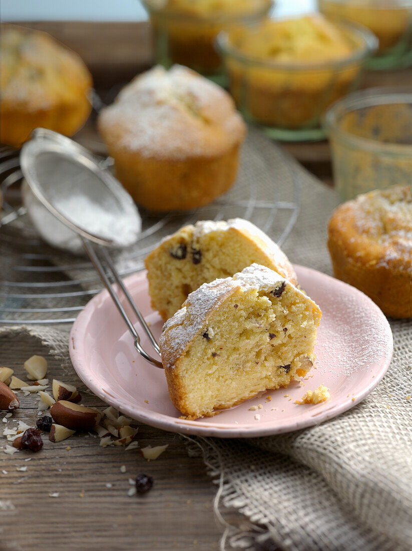 Mini Bundt cakes in jars