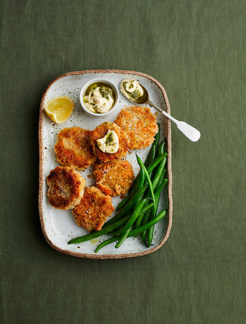 Salmon and white bean fish cakes with mayo and green beans