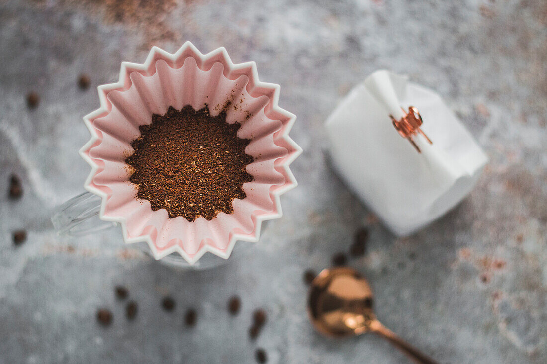 Origami coffee filter with coffee powder
