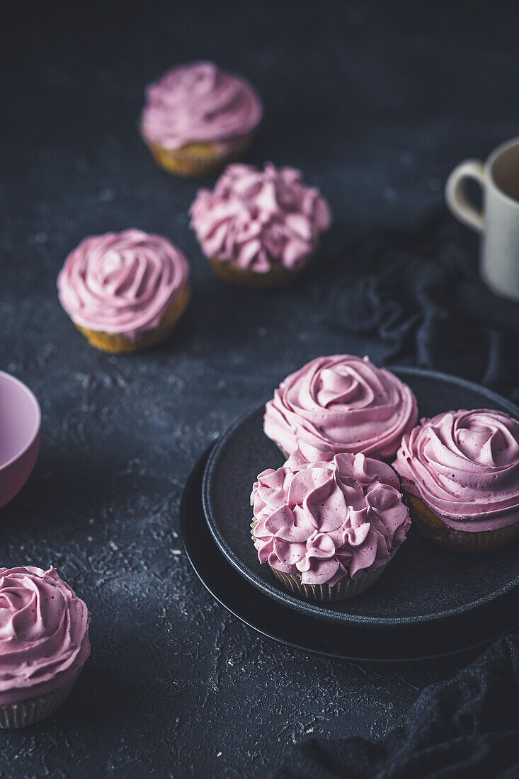 Cupcakes mit rosa Frosting