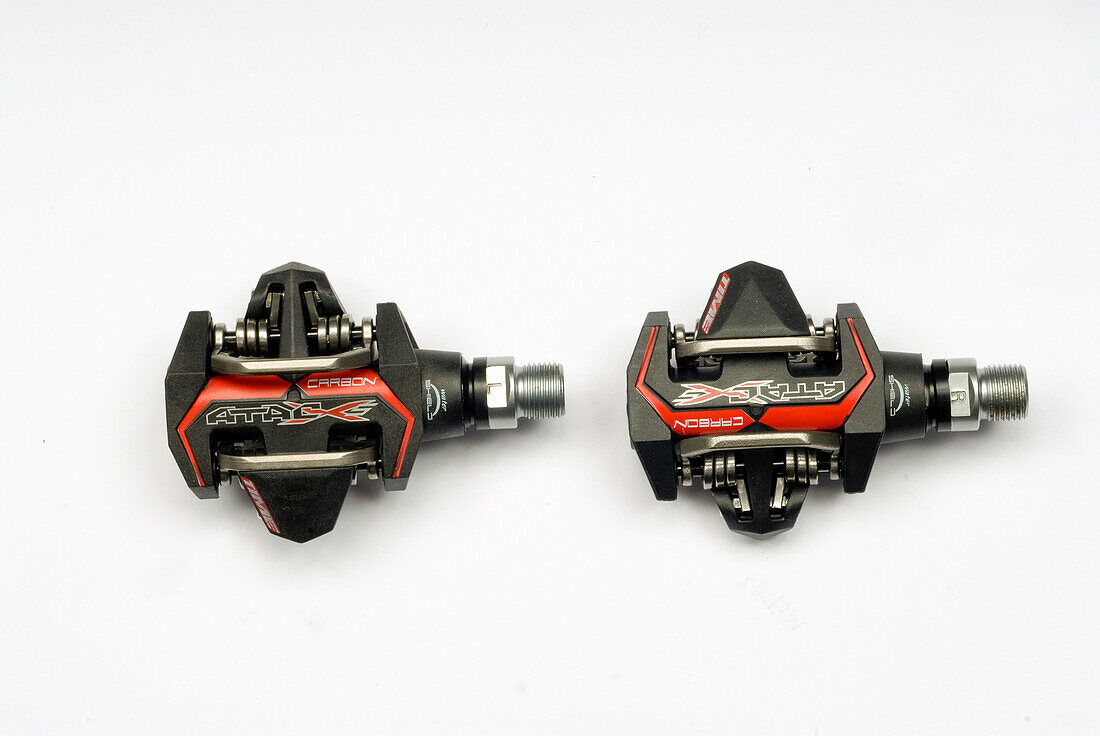 Clipless pedals