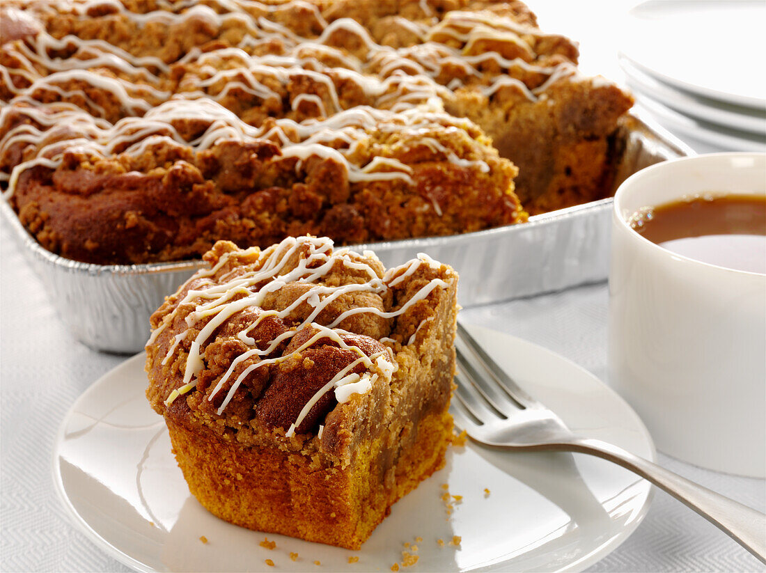 Pumpkin spice coffee cake