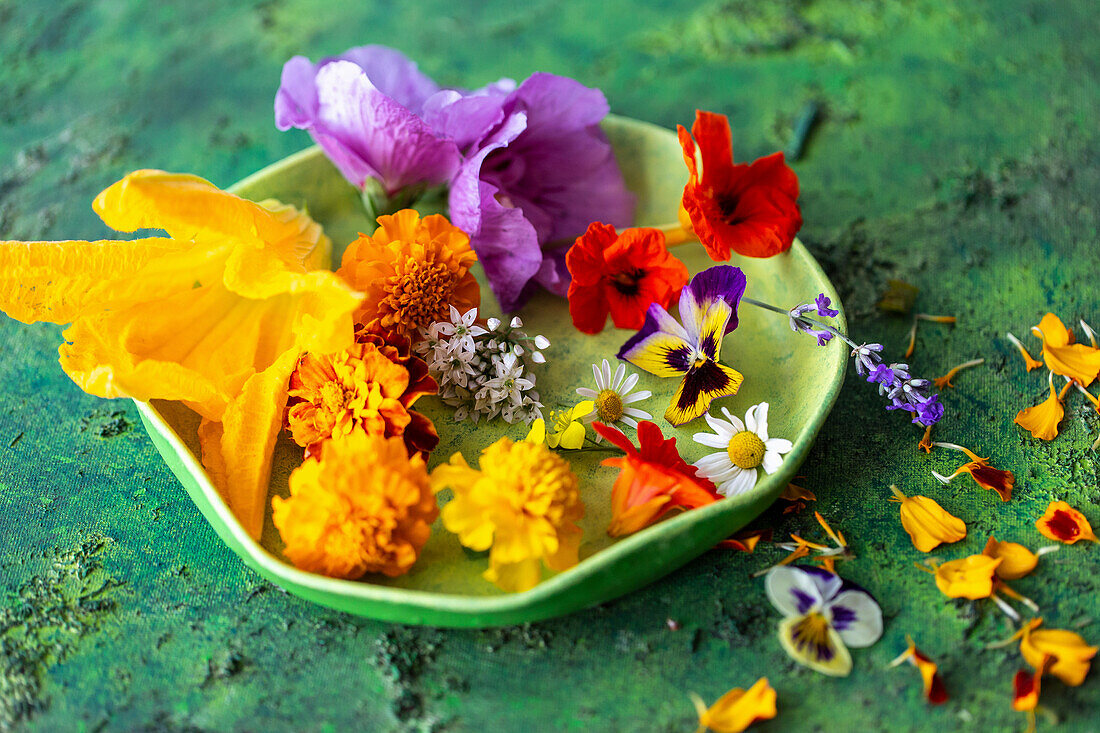 Fresh edible flowers