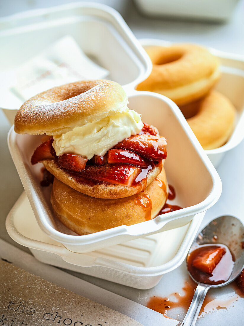 Donut with strawberries and cream cheese 'To Go'