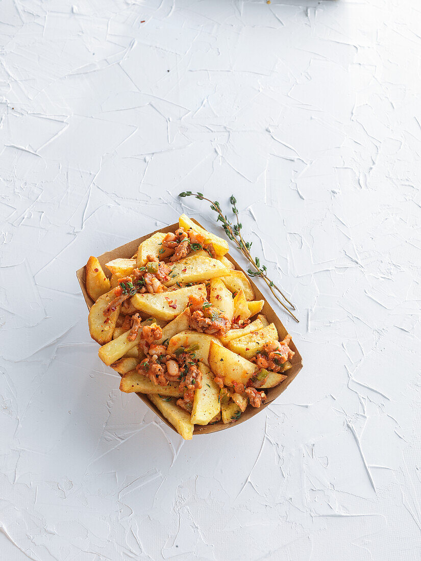 Potato Wedges with Bolognese Sauce