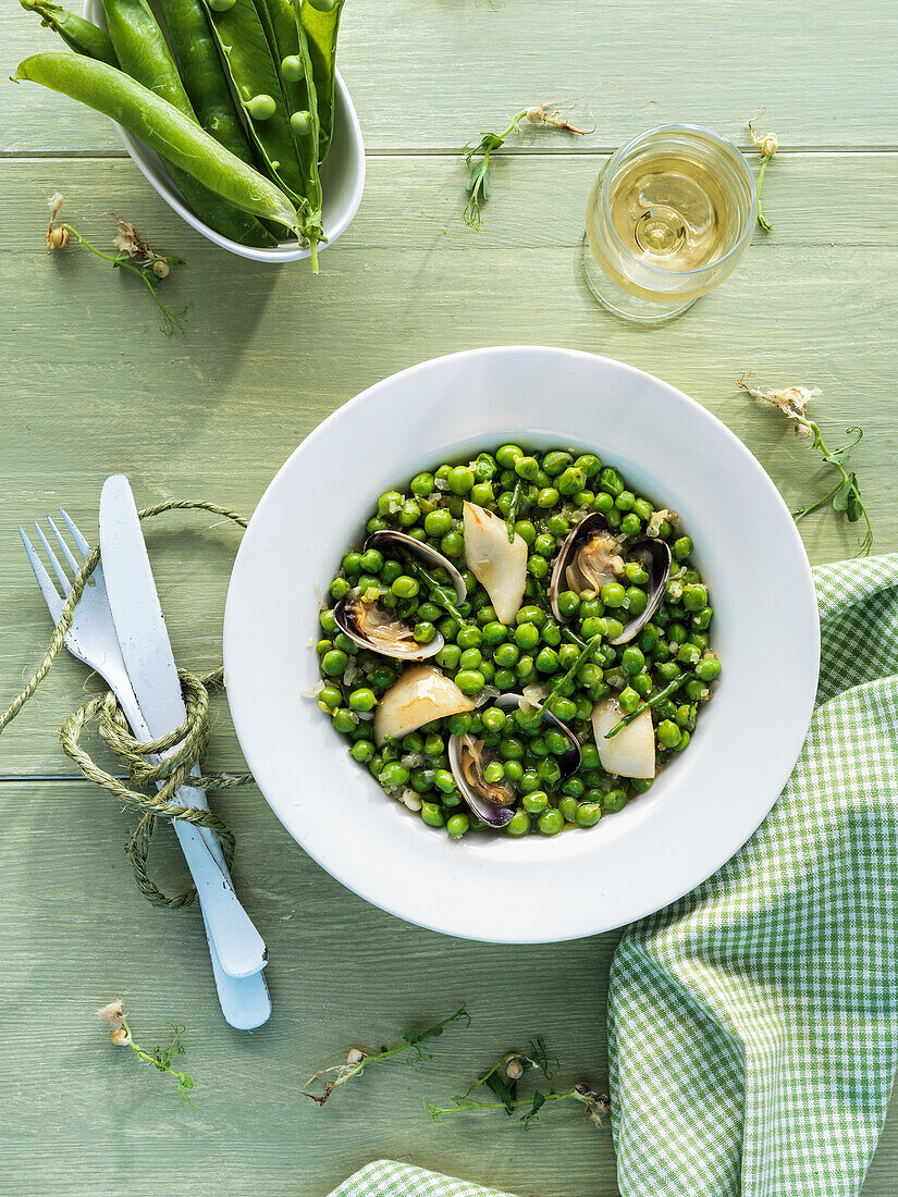 Peas with mussels