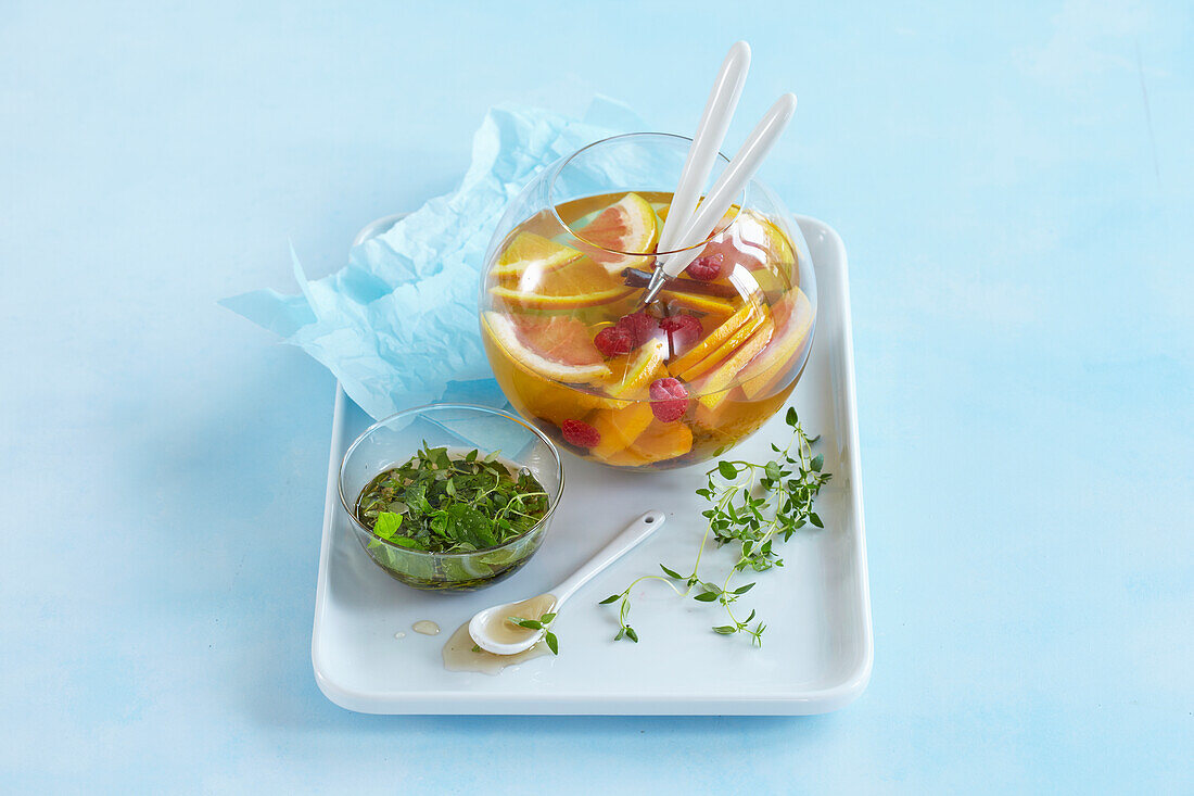 Alcohol-free punch with herb honey