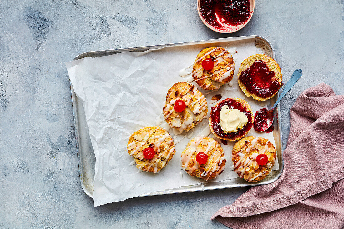 Bakewell tart scones