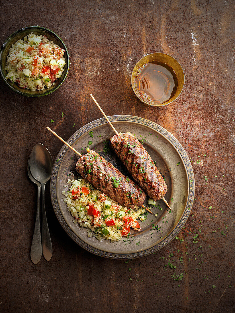 Kebab-Spieße mit Couscous-Salat