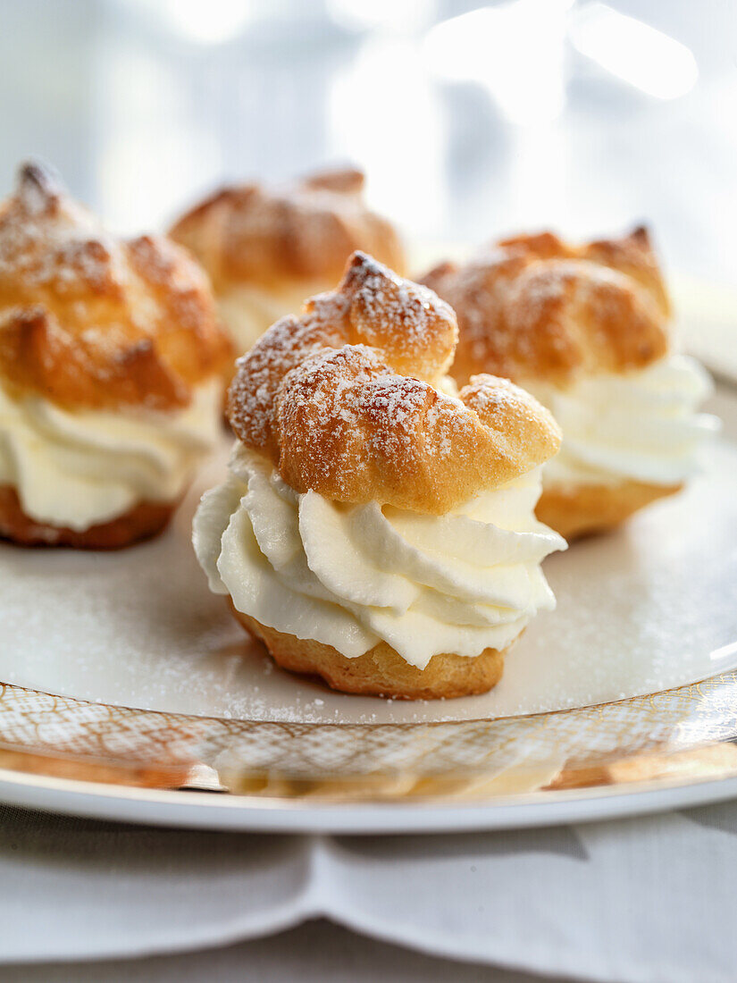 Profiteroles with cream