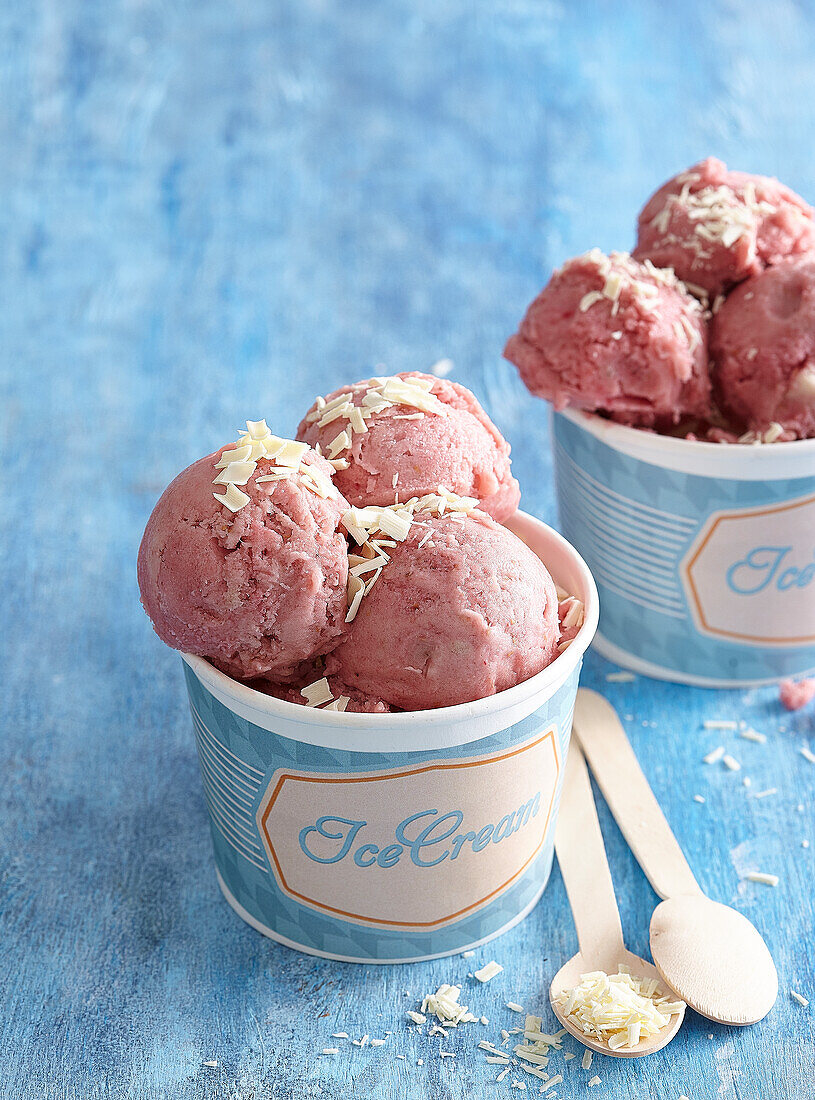 Nicecream with raspberries