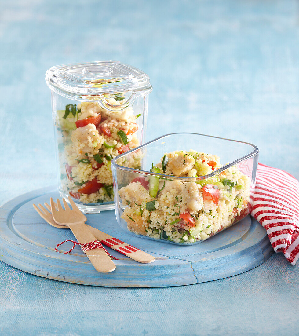 Couscous-Salat mit Hühnchen und Gemüse