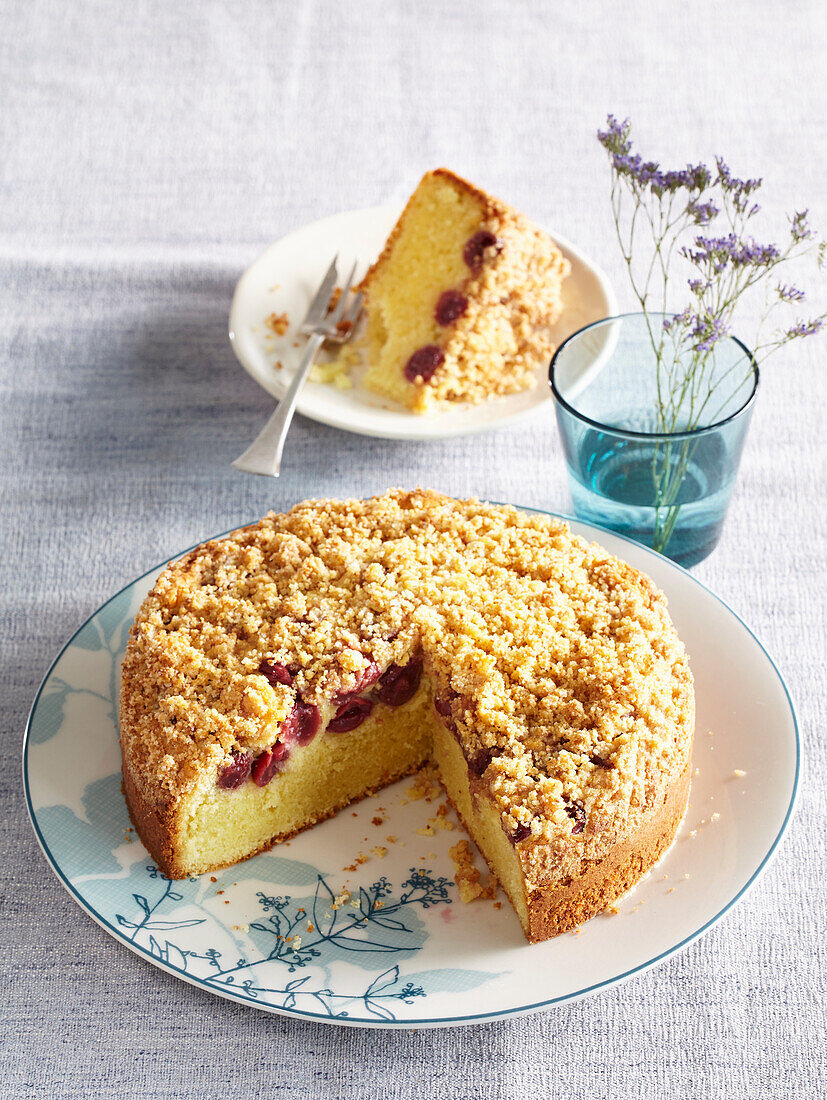 Sour cherry cake with shortbread crumb