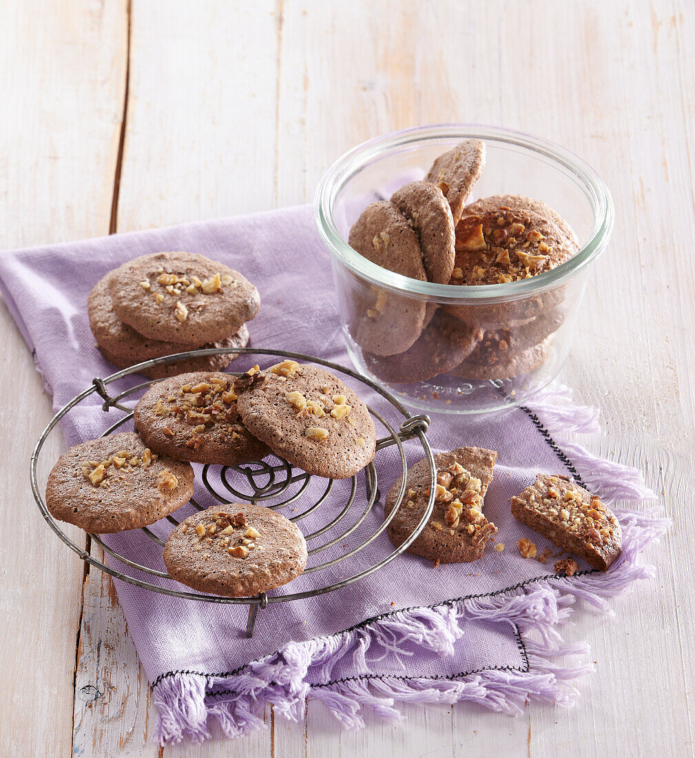 Nut coffee cookies