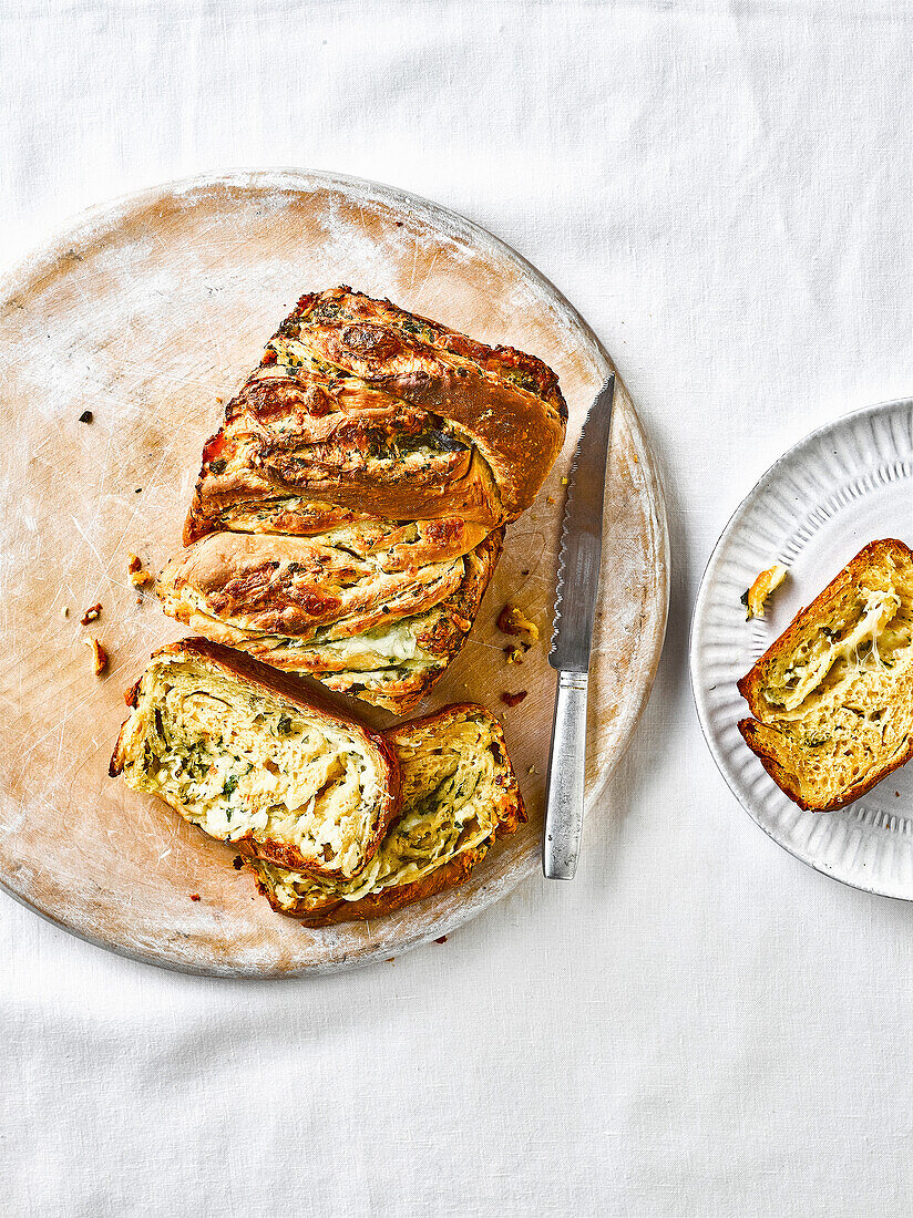 Cheesy garlic knotted loaf