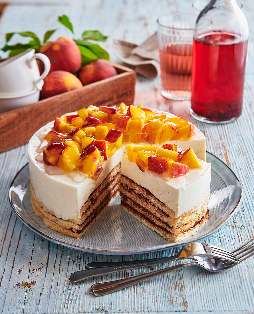 Summer cake with peaches