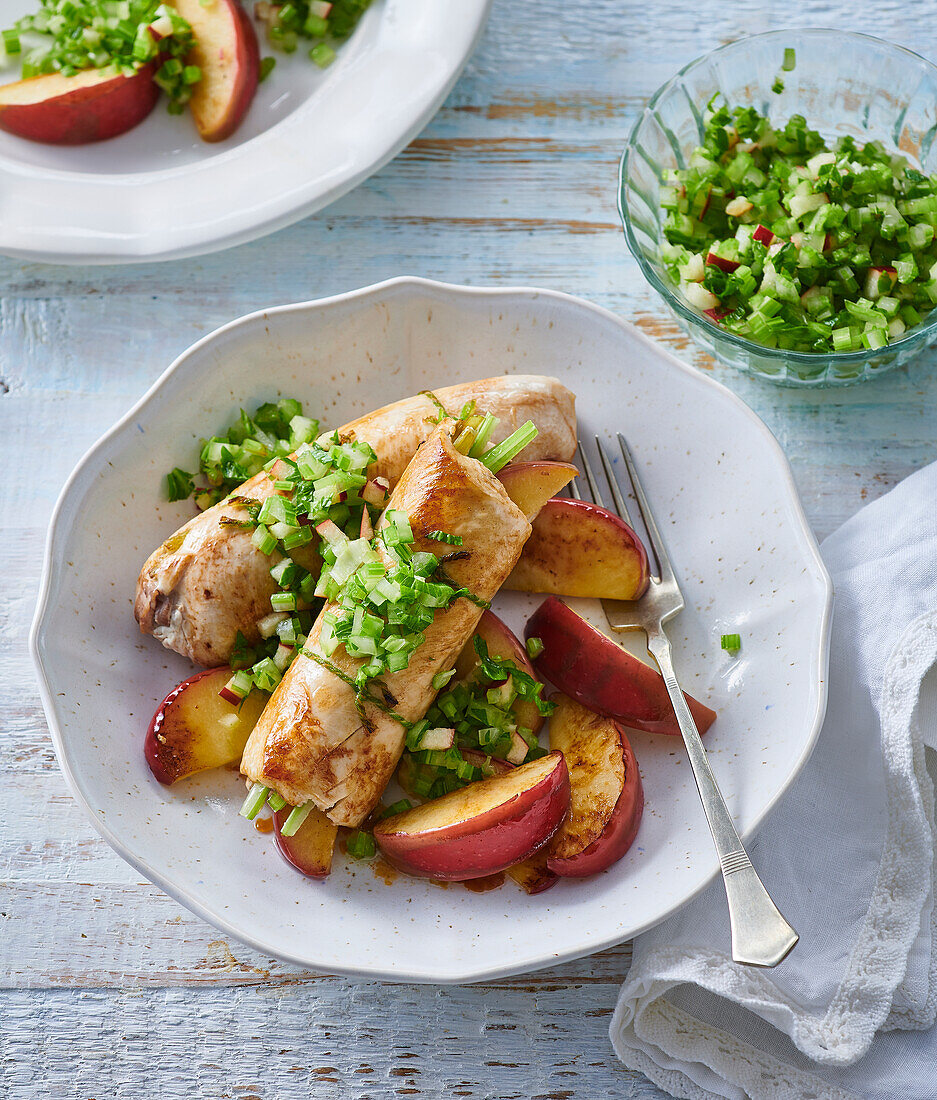 Turkey rolls with roasted apples