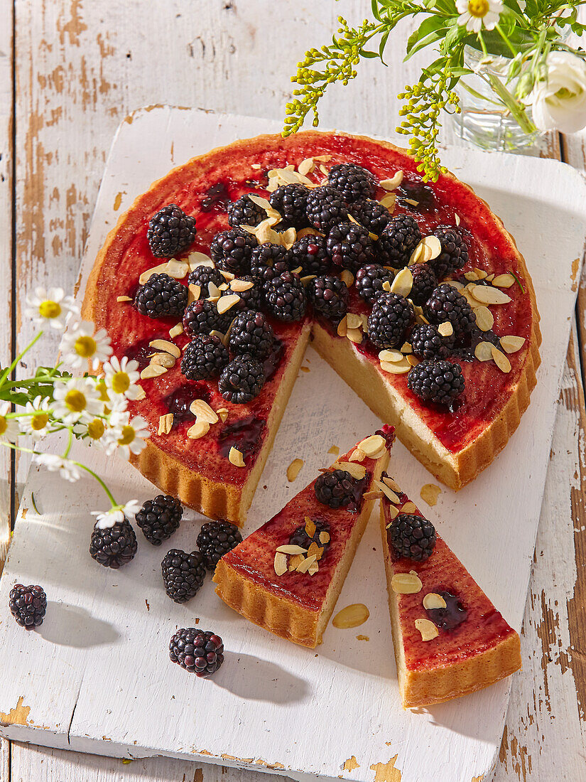 Upside Down Cake mit Brombeeren