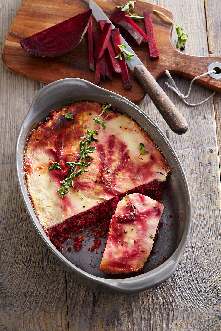 Quinoa pudding with pears and beetroot