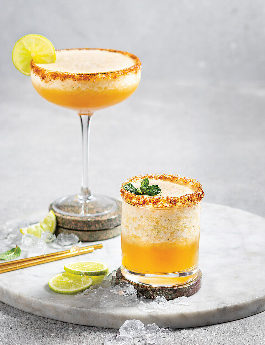 Pineapple and lime frozen margarita