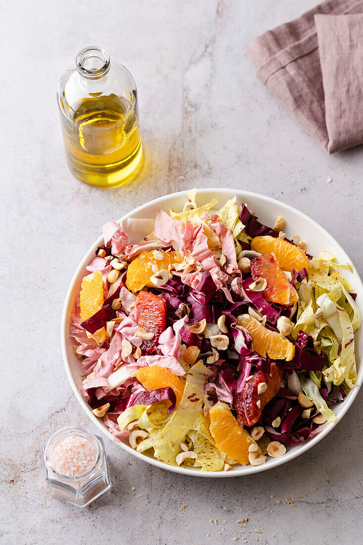 A radicchio salad with oranges and hazelnuts