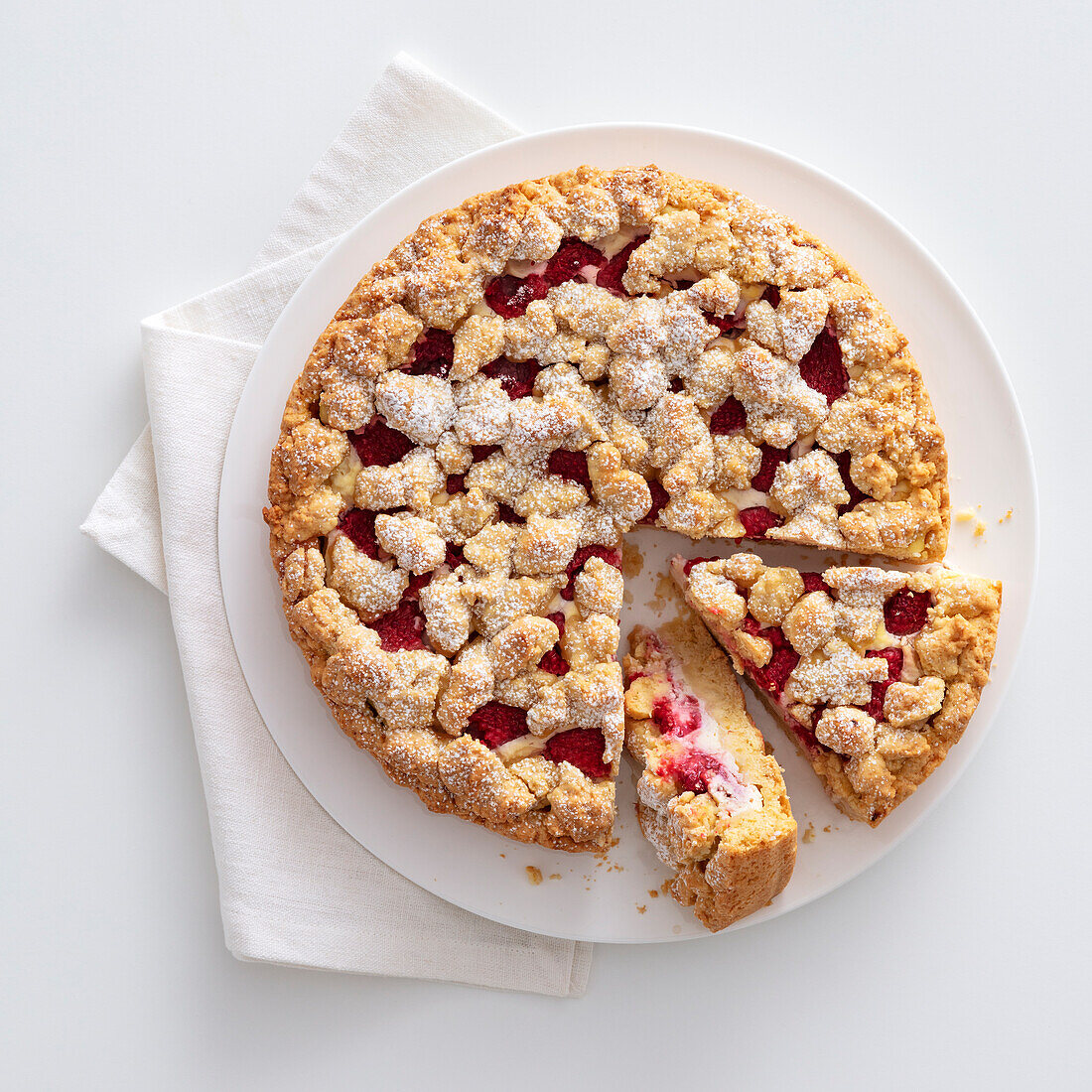 Raspberry crumble cake