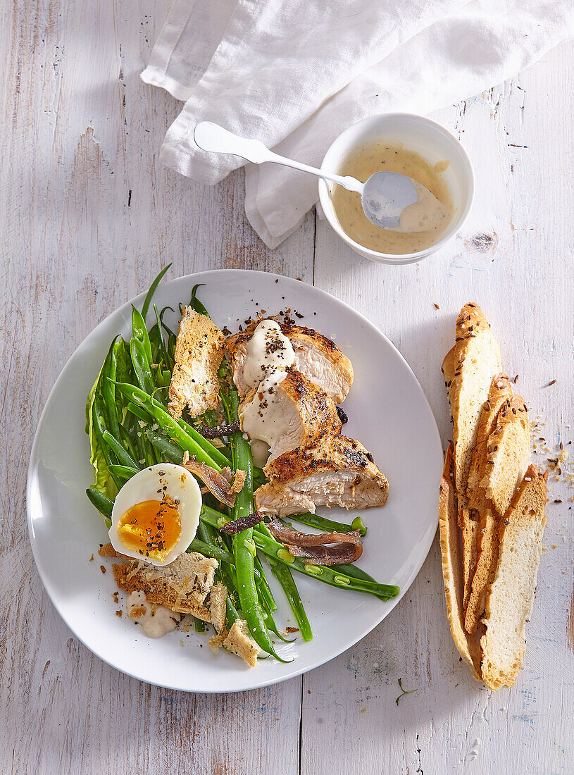 Green beans salad with chicken and egg