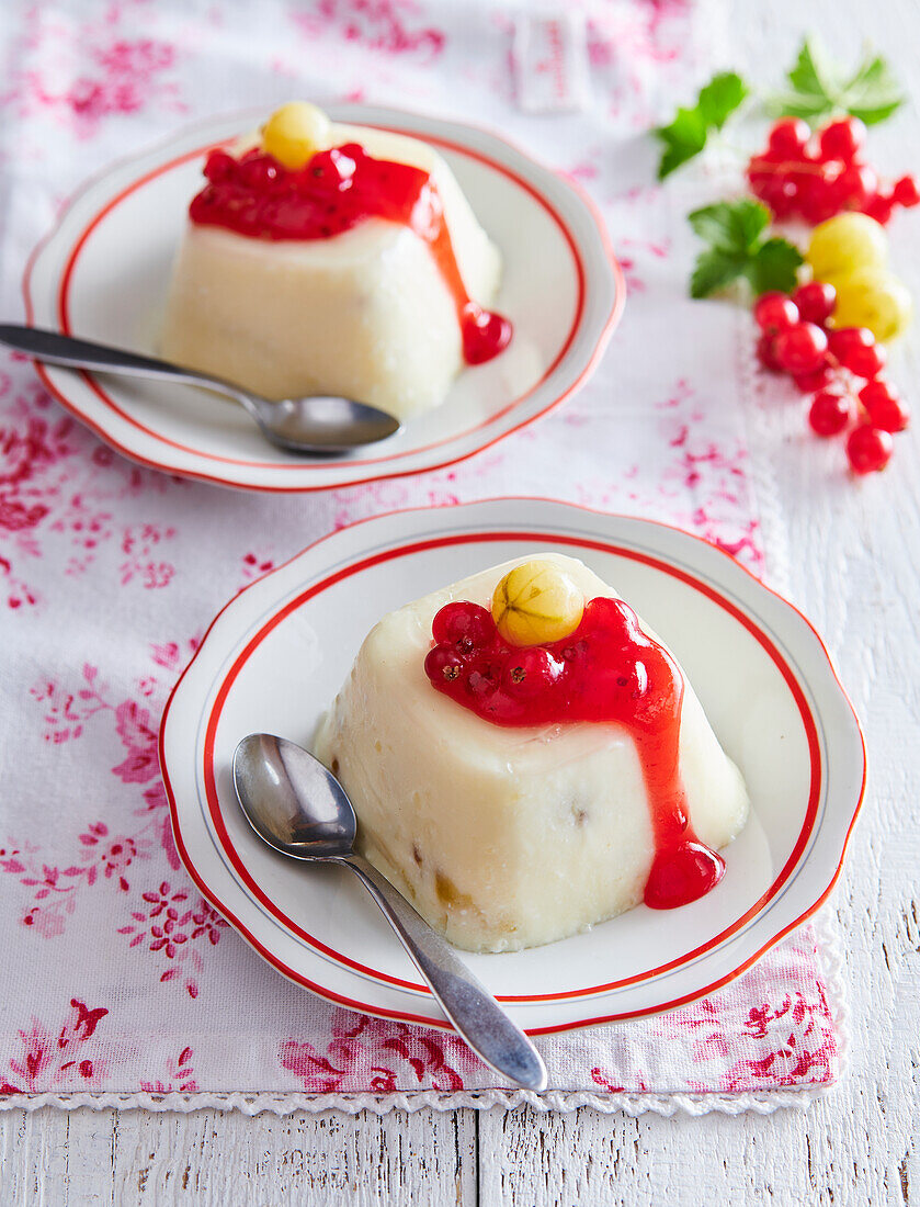 Gooseberry panna cotta with red currant topping