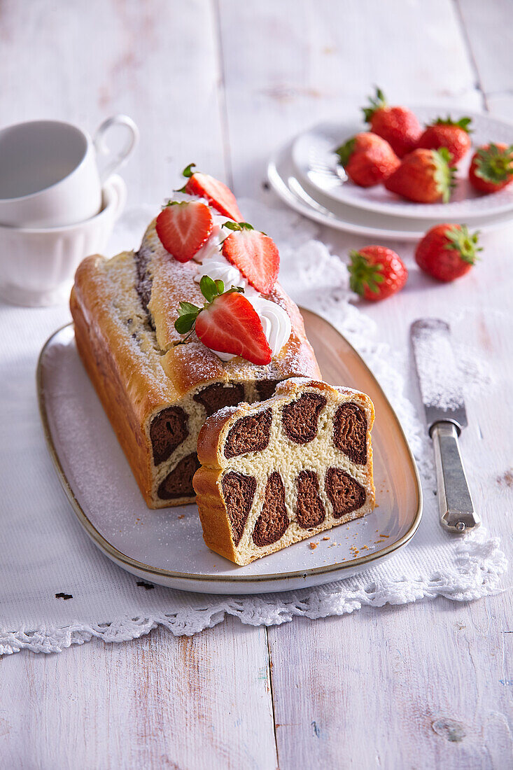 Kastenkuchen mit Leopardenmuster