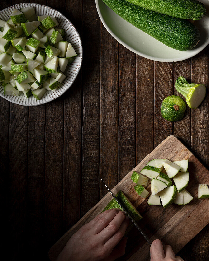 Zucchini klein schneiden