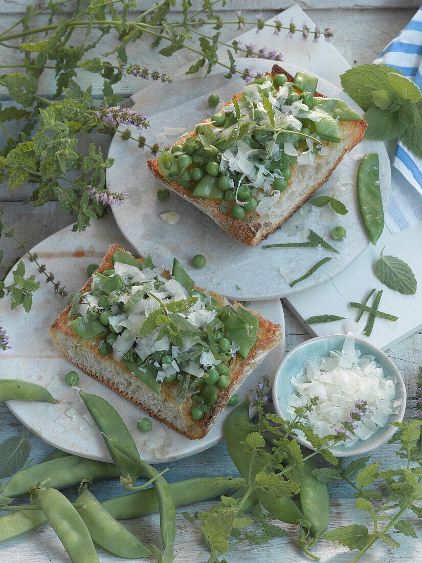 Pea crostini with mint and Parmesan