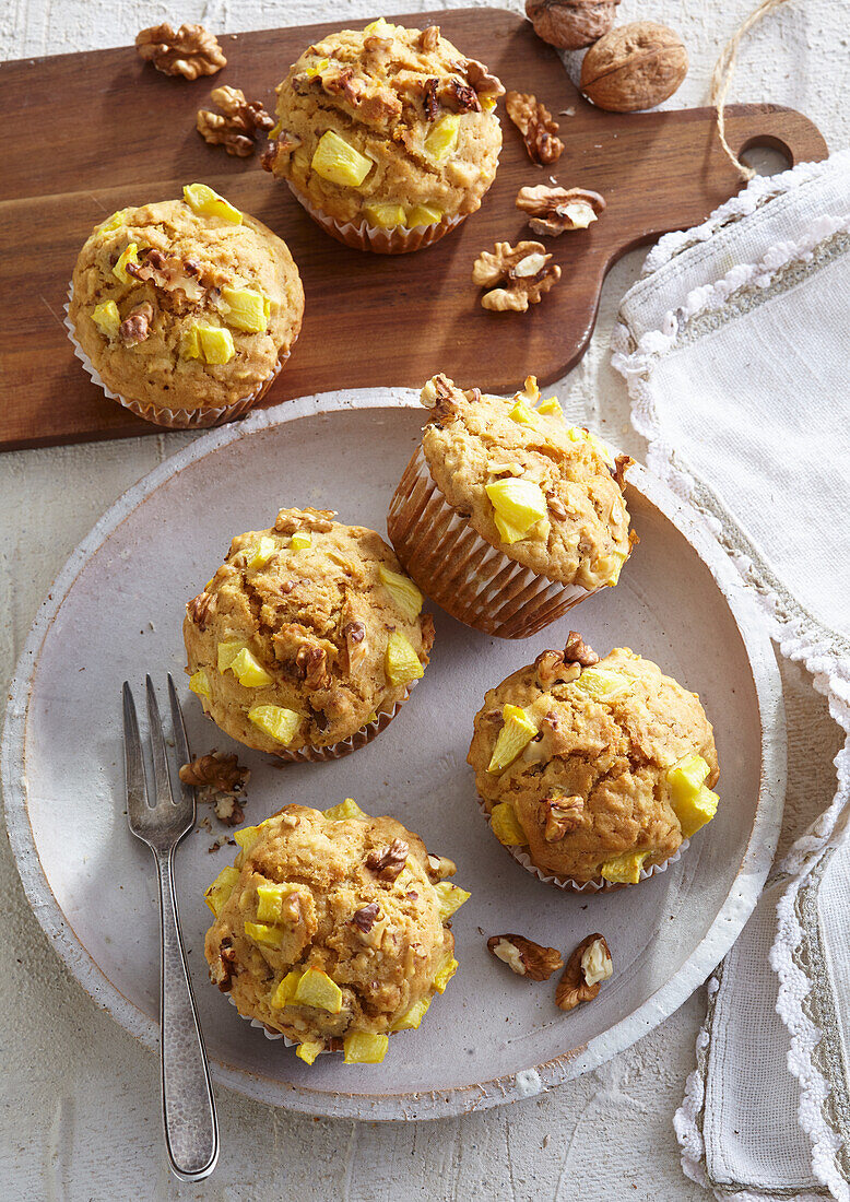 Apple muffins with nuts