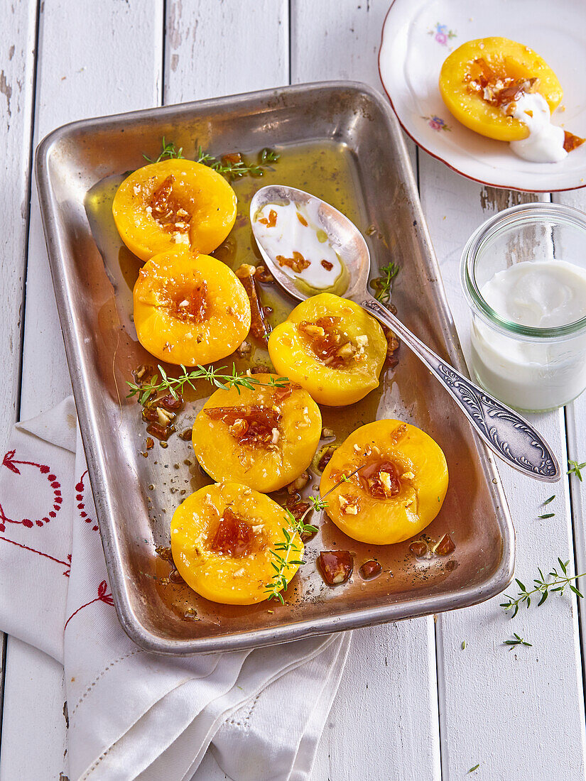 Baked peaches with caramel