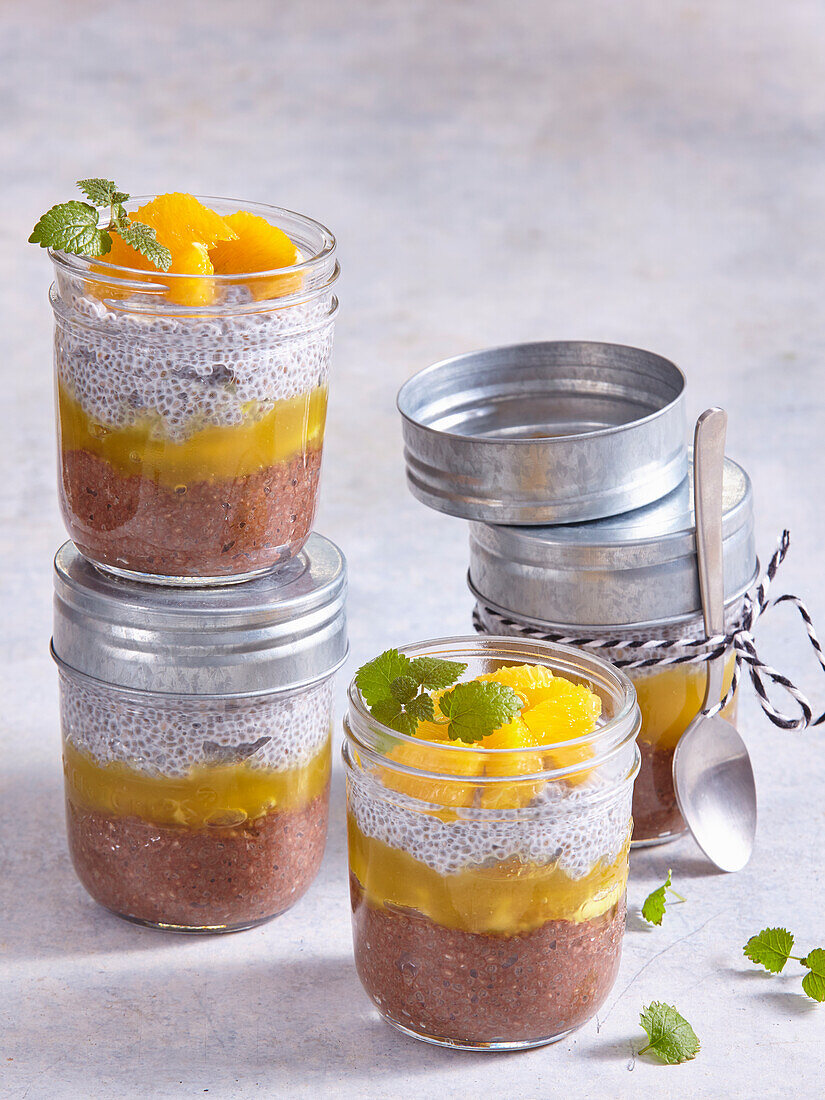 Chiasamen-Pudding mit Orangen und Schoko