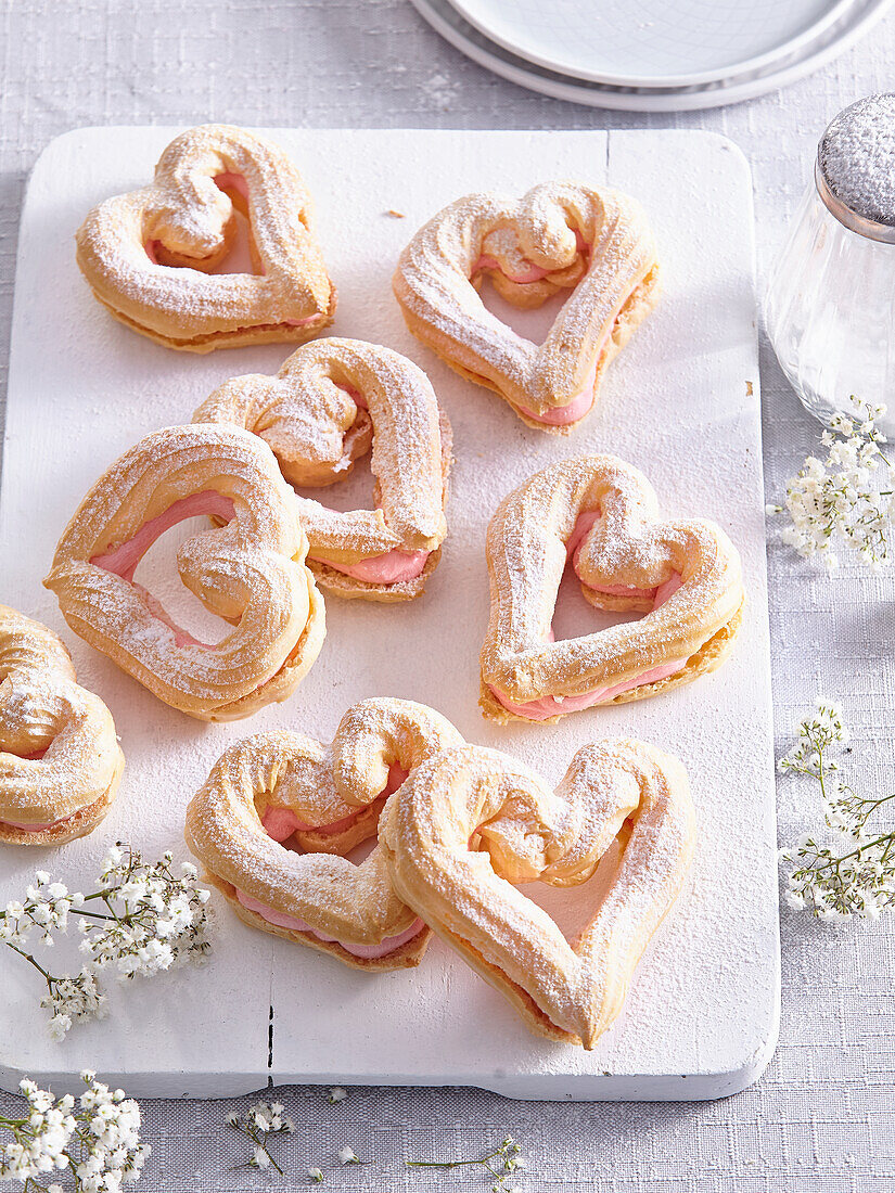 Brandteigherzen zum Valentinstag