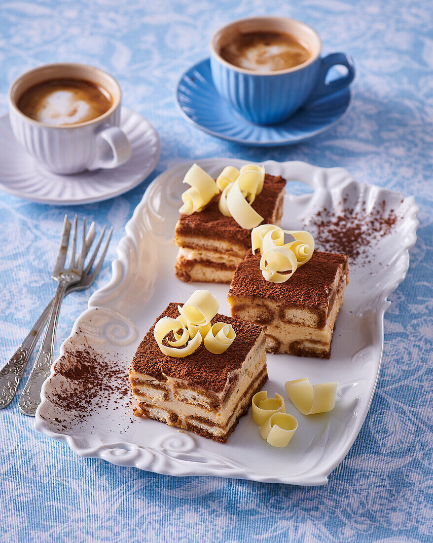 Tiramisu-Schnitten zum Kaffee