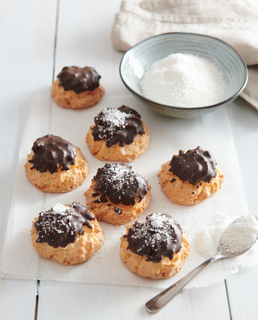 Coconut cookies with chocolate