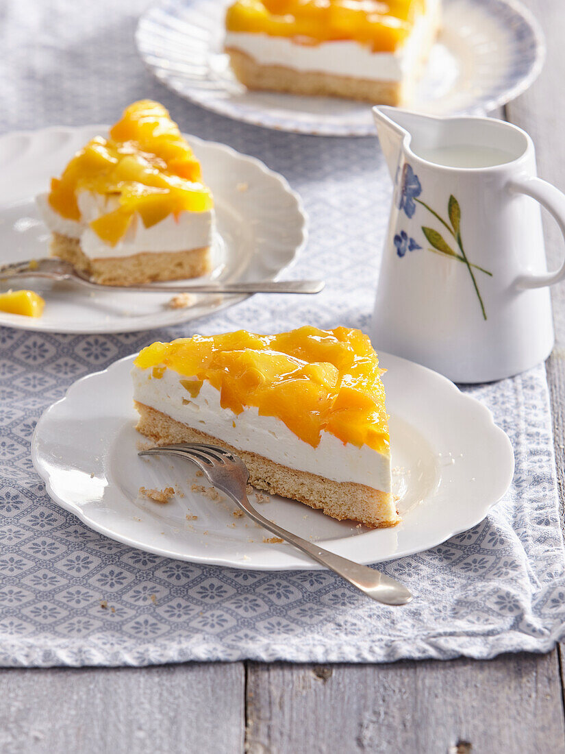 Cheesecake cuts with peaches
