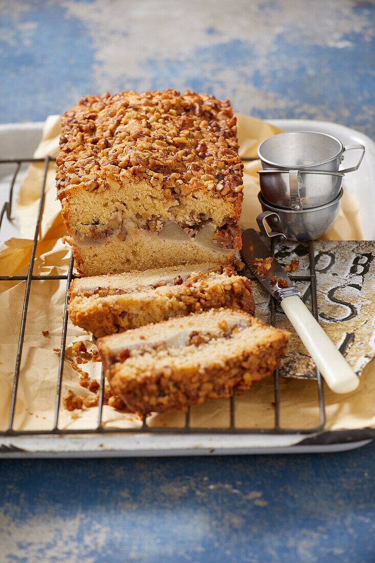 Apfel-Walnuss-Streuselkuchen