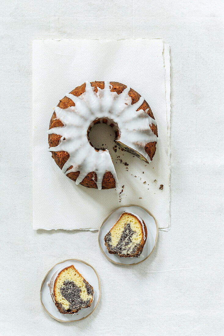 Lemon and poppy seeds pound cake