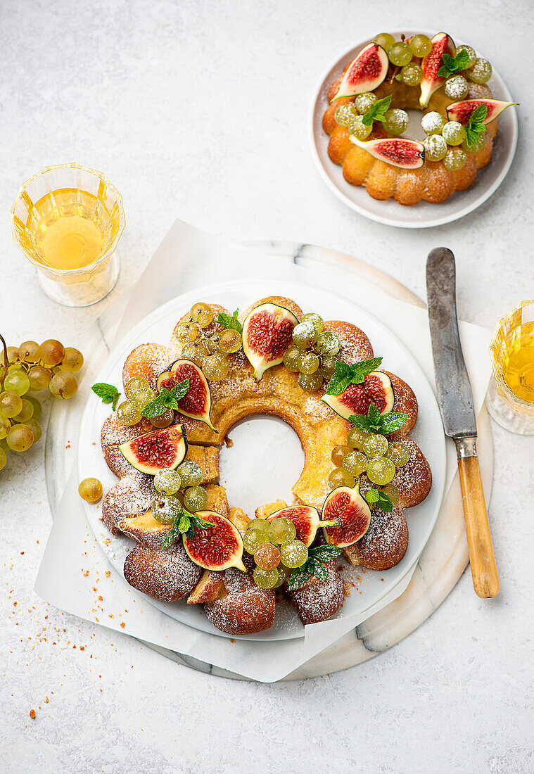 Fig and grape cake