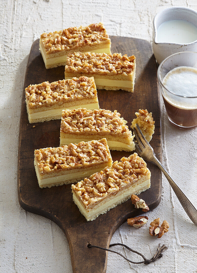 Honey cuts with nuts