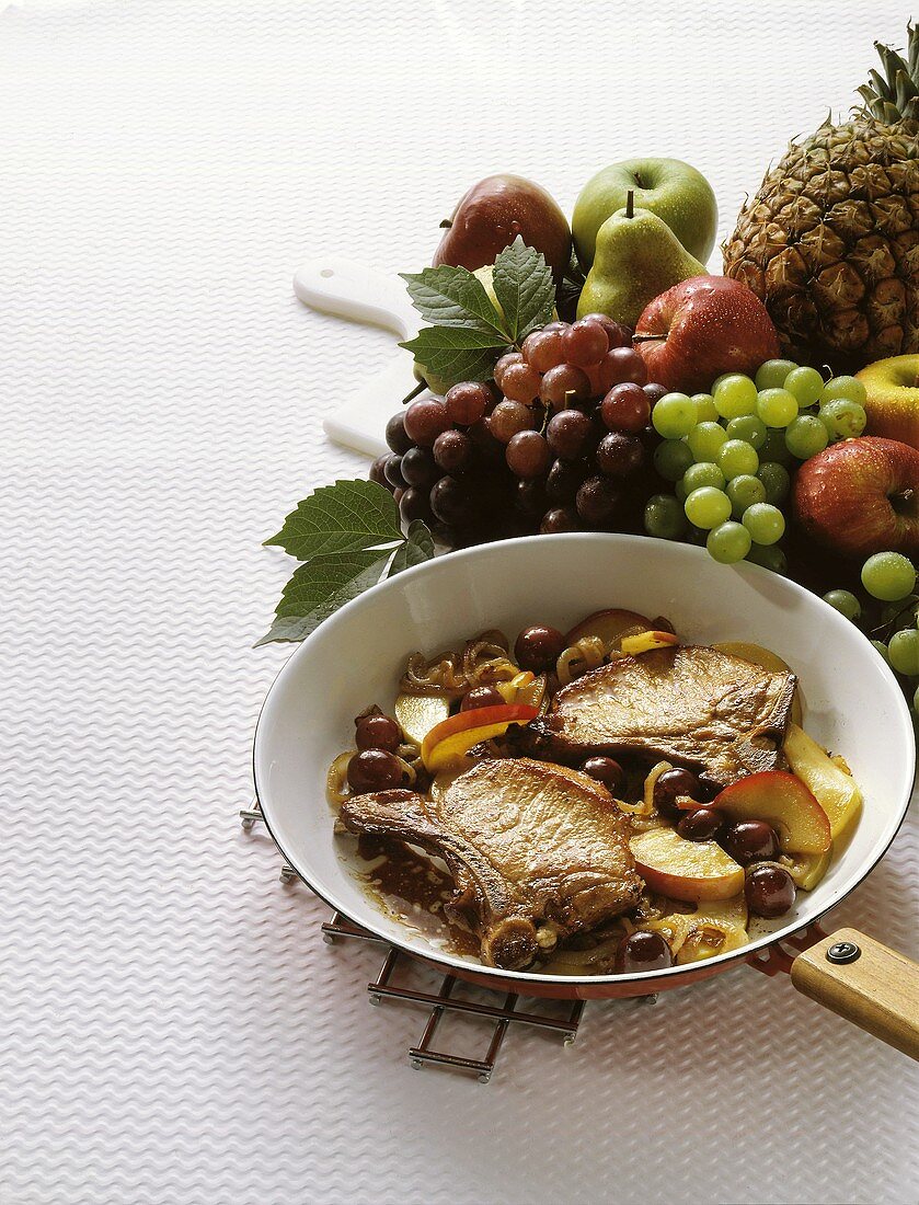 Cutlets with Fried Fruit