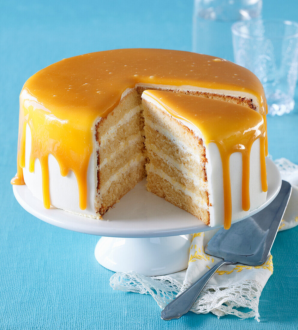 Honey cake with marzipan and fondant