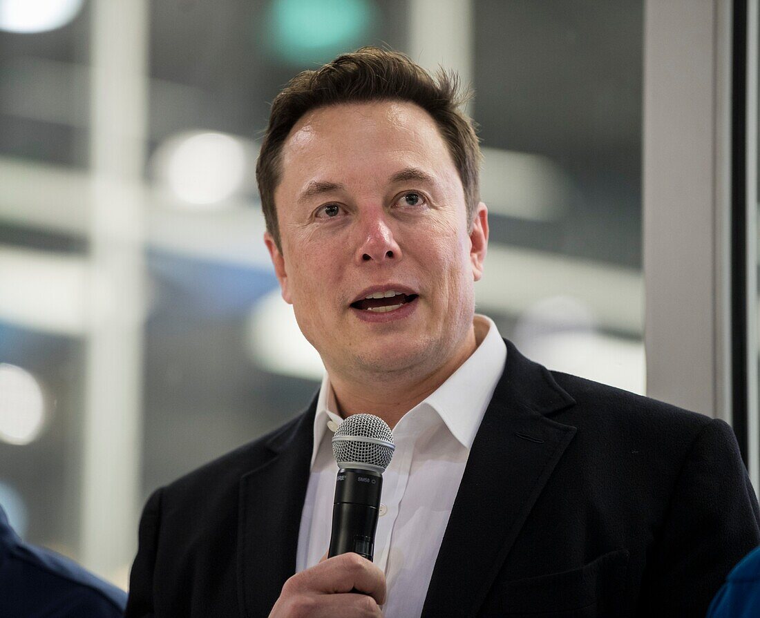 Elon Musk at a SpaceX press conference