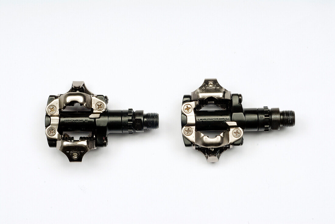 Clipless pedals