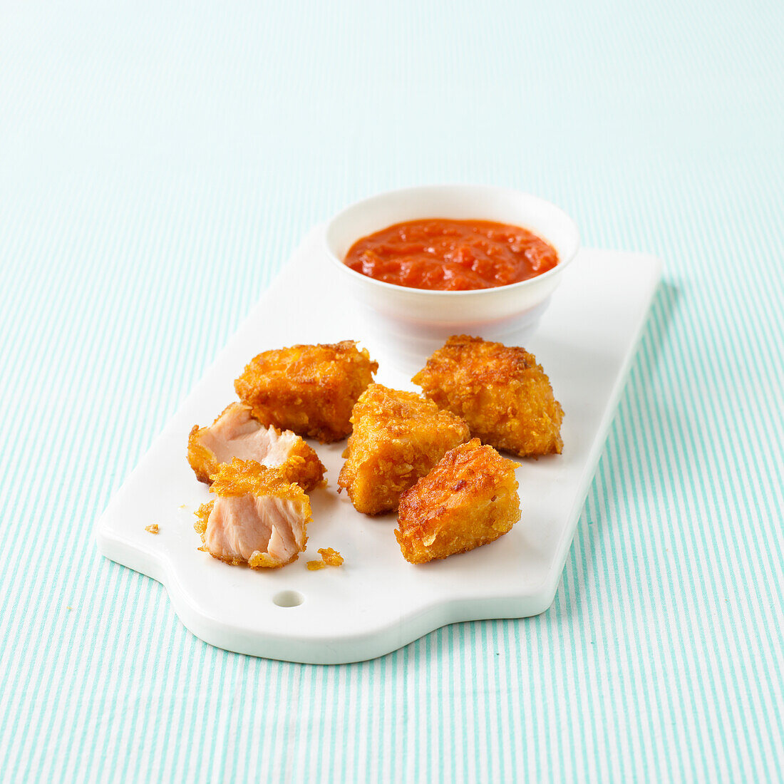 Salmon nuggets and salsa dip