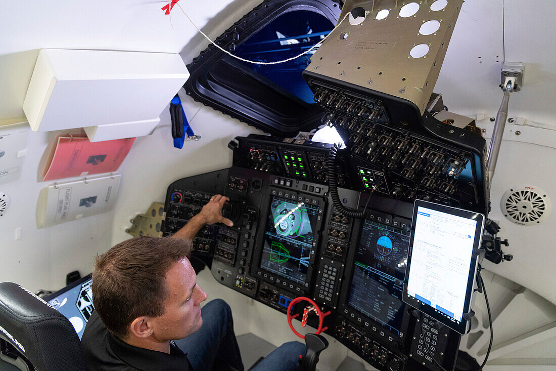 NASA astronaut training for ISS docking