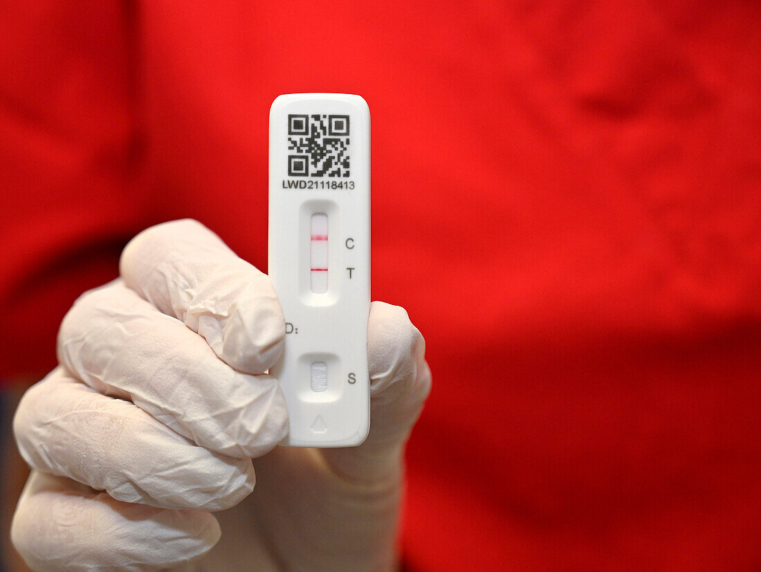 Positive lateral flow test for Covid-19